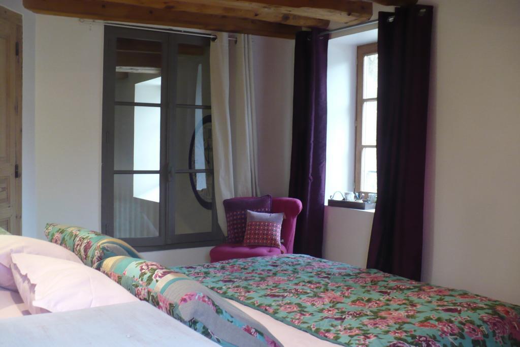 Les Delices De Lavoute Hotel Room photo